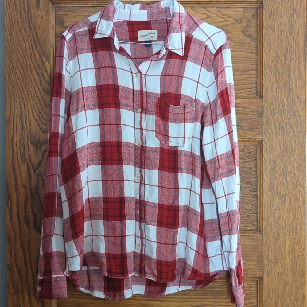 Universal Thread Red and White Plaid Button Down Pocketed Long Sleeve Shirt L